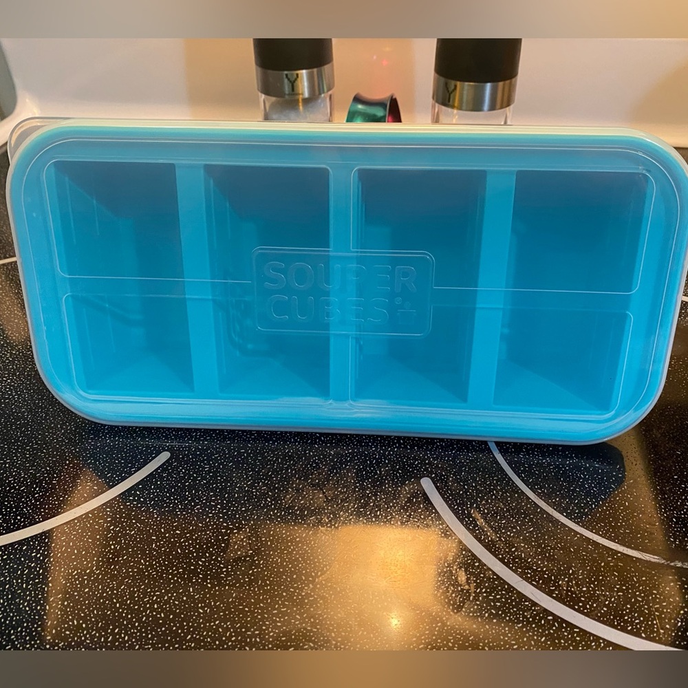 Souper Cubes 1 cup silicone freezer mold with lid